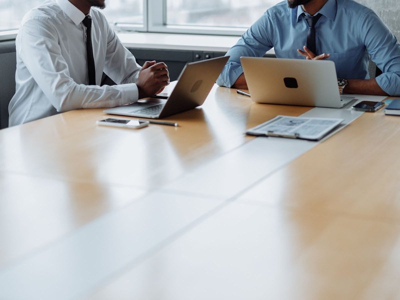 U-shape boardroom